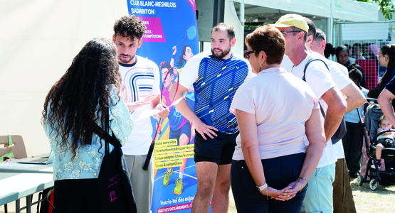 Le temps des inscriptions avec le Club Blanc-Mesnilois de badminton.